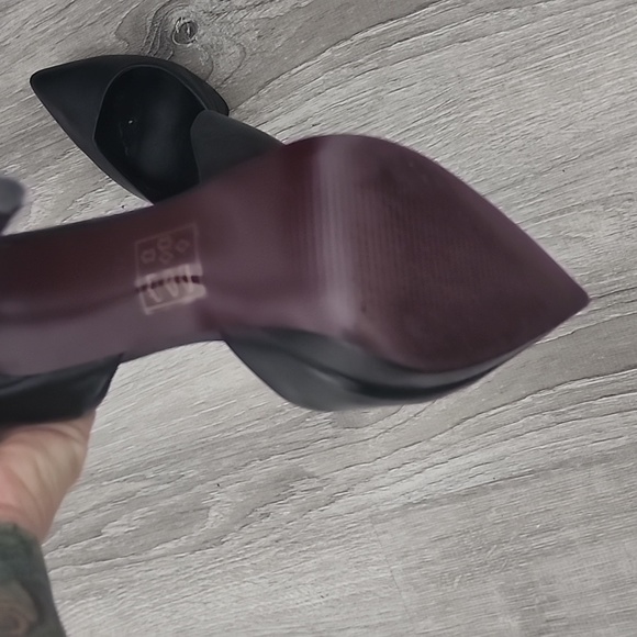 ALDO BLACK HIGH POINTED PUMPS  SEXY STILLETO ALDO HEELS /RED BOTTOMS/CLOSED PUMP - Picture 7 of 10